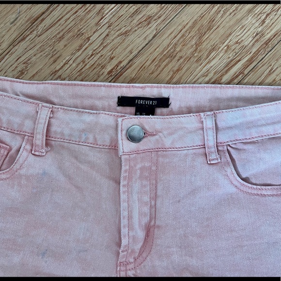 Distressed pink jeans shorts - Picture 2 of 7